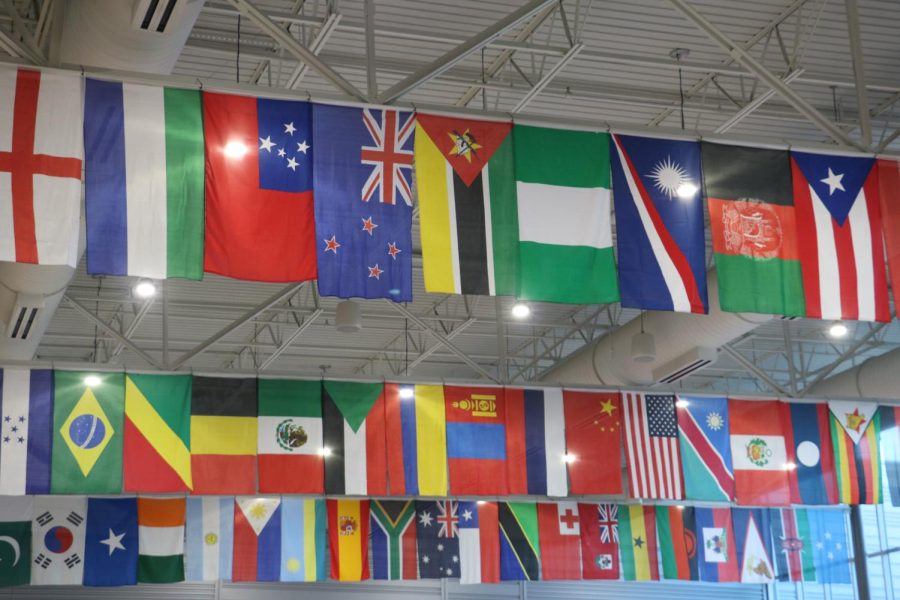 Granger%E2%80%99s+Cafeteria+welcomes+students+from+around+the+world+with+91+flags.